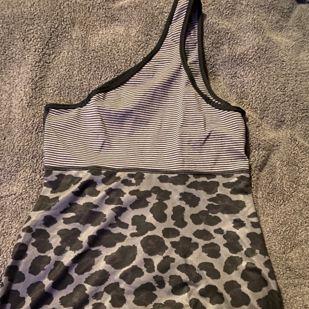 Lululemon One soldier Tank top - Picture 1 of 4